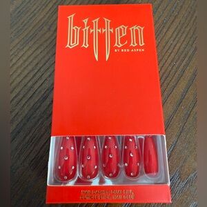 🆕 Dripping in Diamonds, Darcie Bitten by Red Aspen Nail Dashes, Press-On Nails